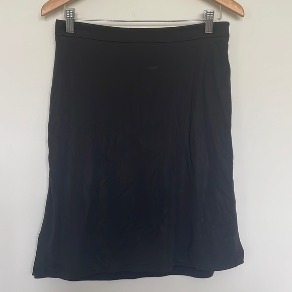 Ann Taylor Dresses & Skirts - Ann Taylor Black Rayon Blend Skirt Sz 6
